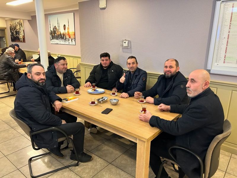 BİF Heusden-Zolder'de Babalar ve Çocuklar Sabah Namazında Buluştu